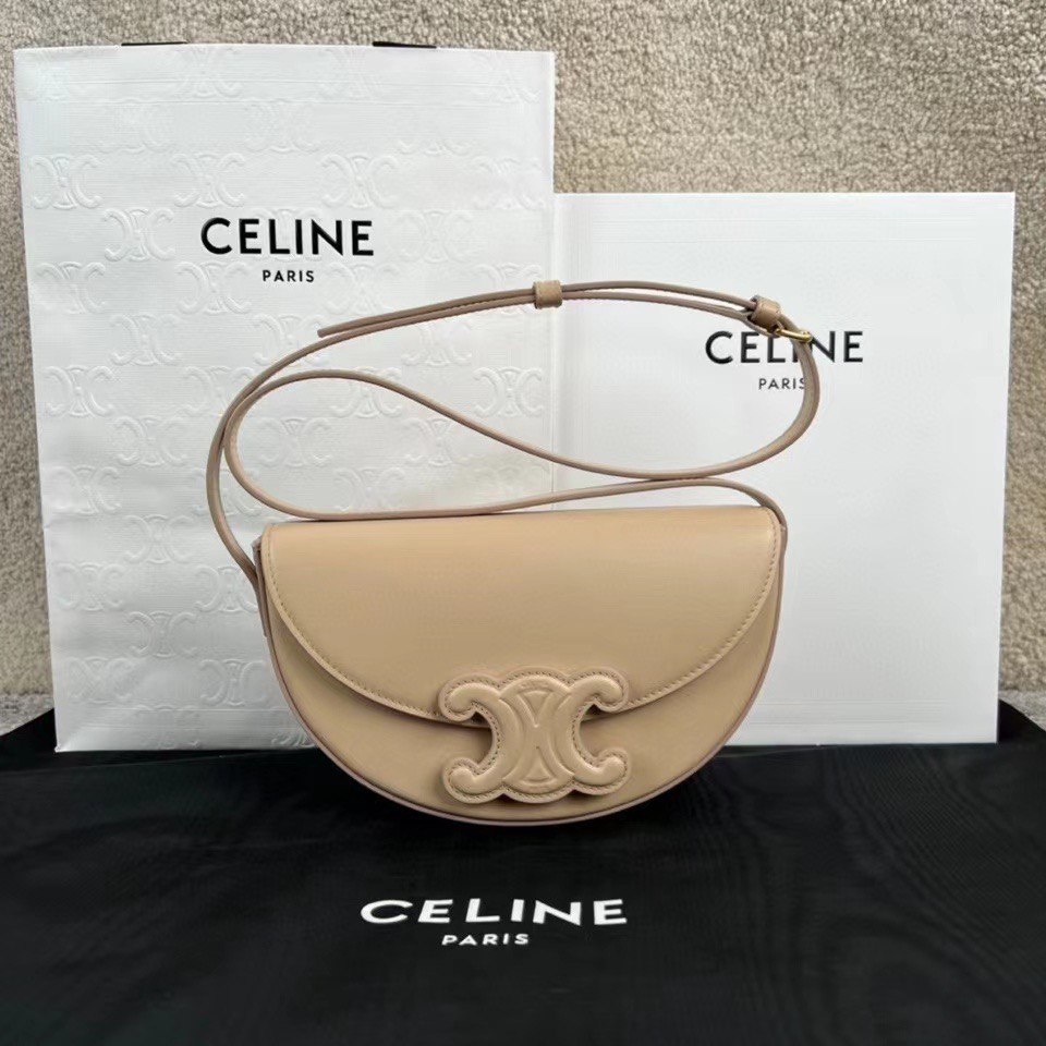 Celine Besace Cuir Triomphe in Smooth Calfskin Nude – GSM LUXURY