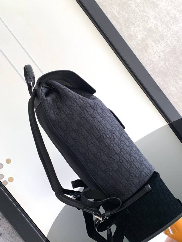 Dior Motion Backpack in Black Dior Oblique Jacquard - Image 3