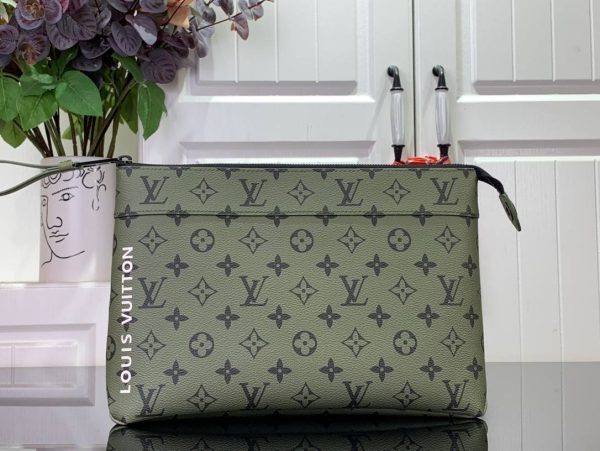 M82800 Louis Vuitton Pochette Voyage Souple - Image 2