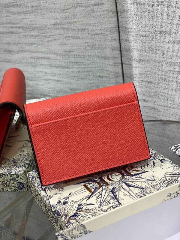 Dior Saddle Flap Compact Zipped Card Holder in Scarlet Red Grained Calfskin - Image 4