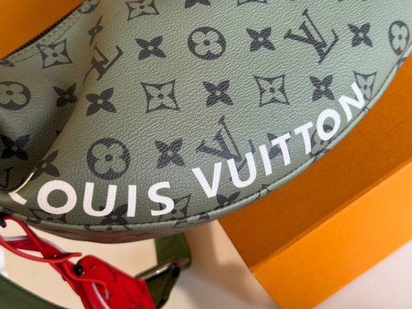 M23779 Louis Vuitton Hamac Bag - Image 6