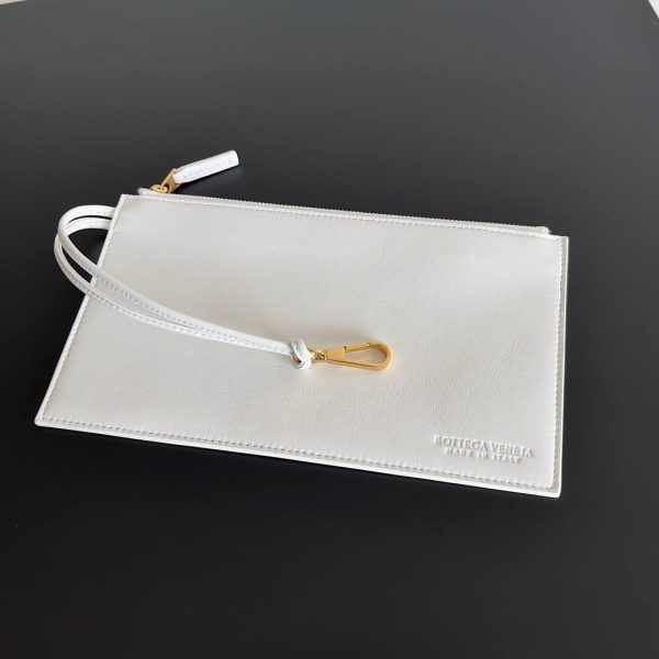 Bottega Veneta Medium Cabat in White - Image 9